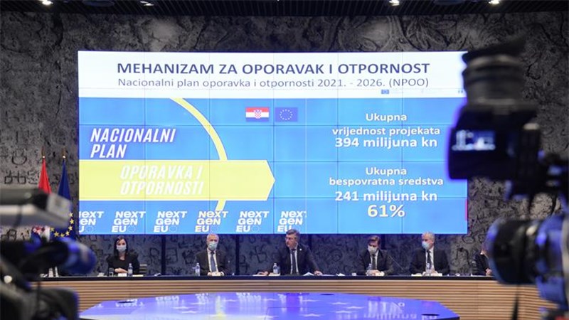 Vlada uručila 52 ugovora u vrijednosti 565 milijuna kuna za investicijske projekte